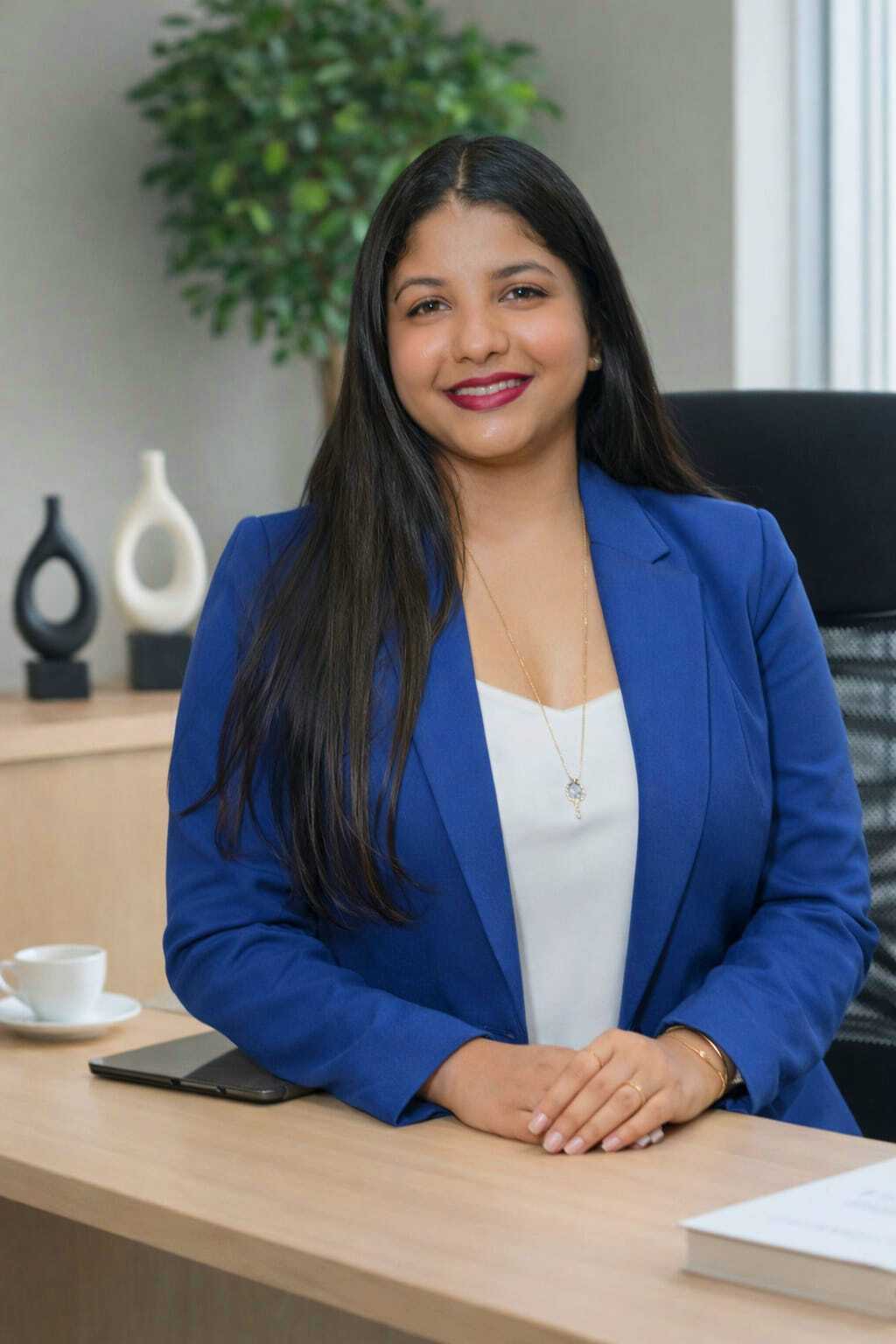 Psicóloga Milene Santos em retrato acolhedor